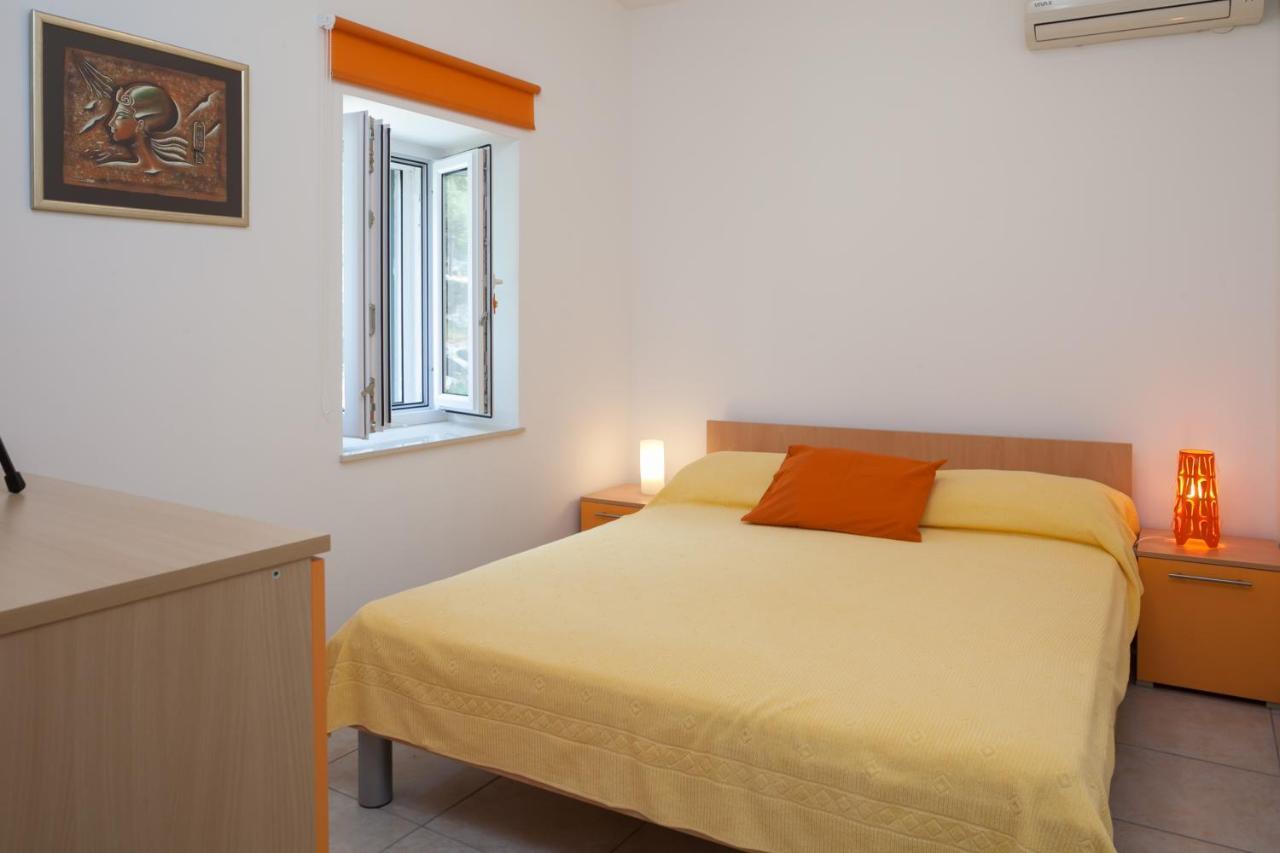 Apartment Bura 1 Makarska Bagian luar foto