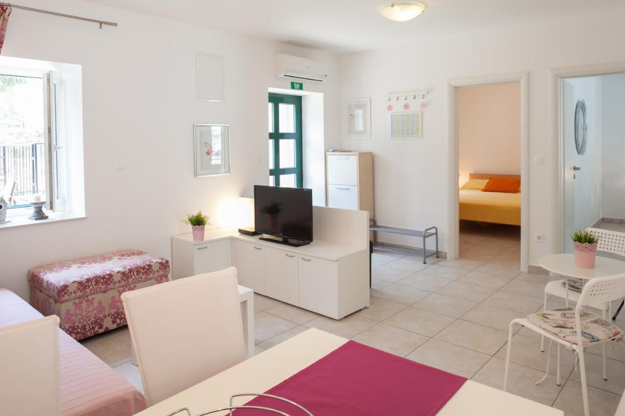Apartment Bura 1 Makarska Bagian luar foto